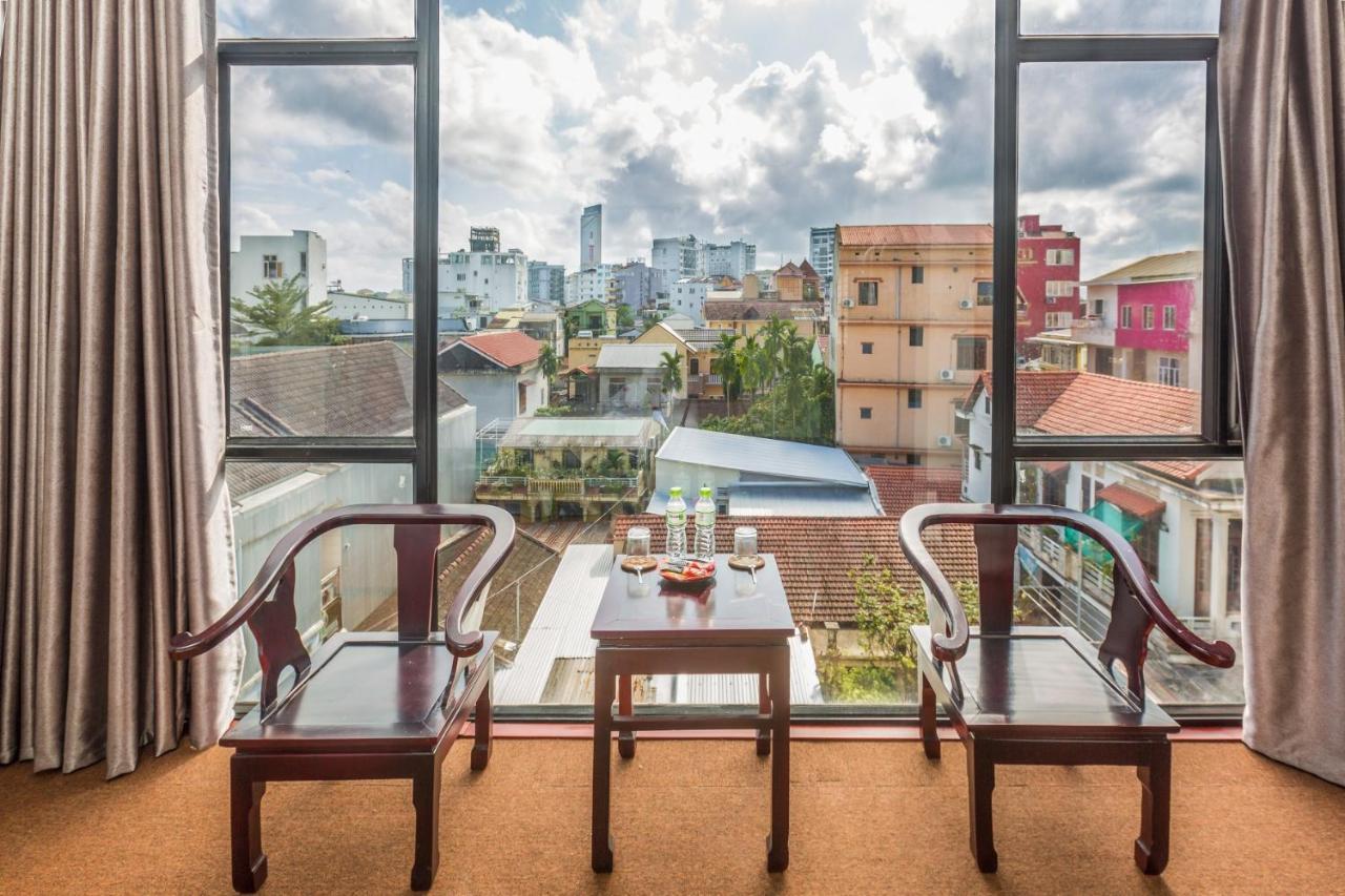 Amona Hotel Hue Esterno foto